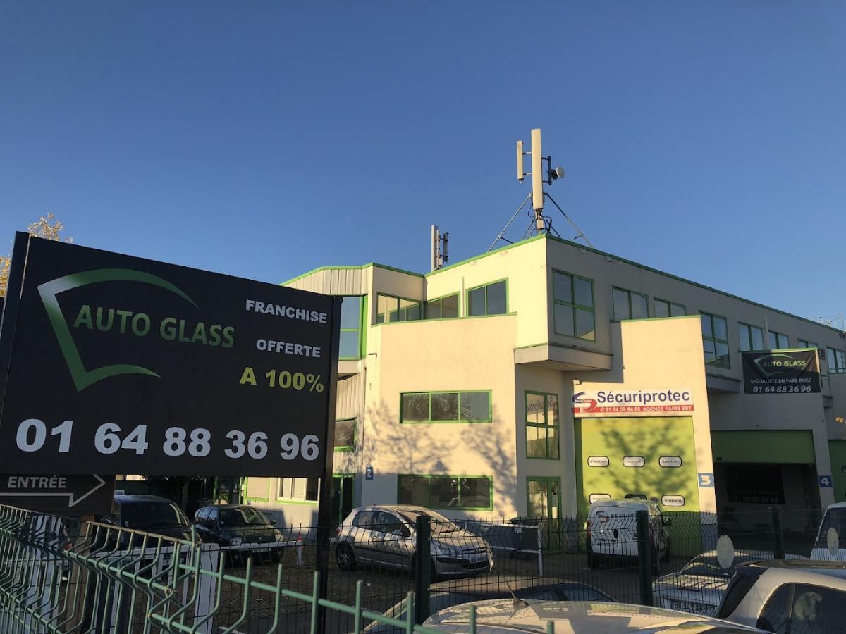 AUTO GLASS COMBS LA VILLE