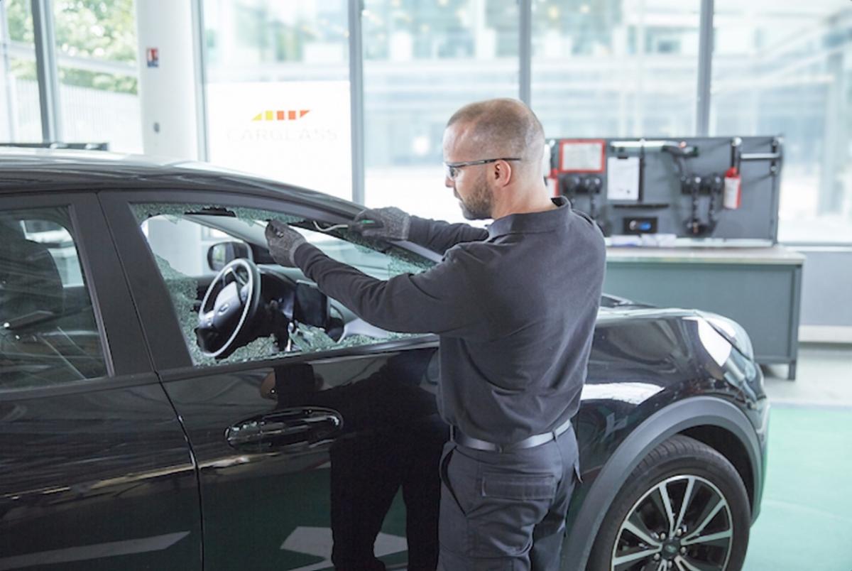 CARGLASS Pare-Brise Venette