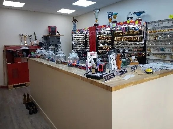 Sully Services, cordonnier, reproduction de clé Roanne, gravure, plaque immatriculation