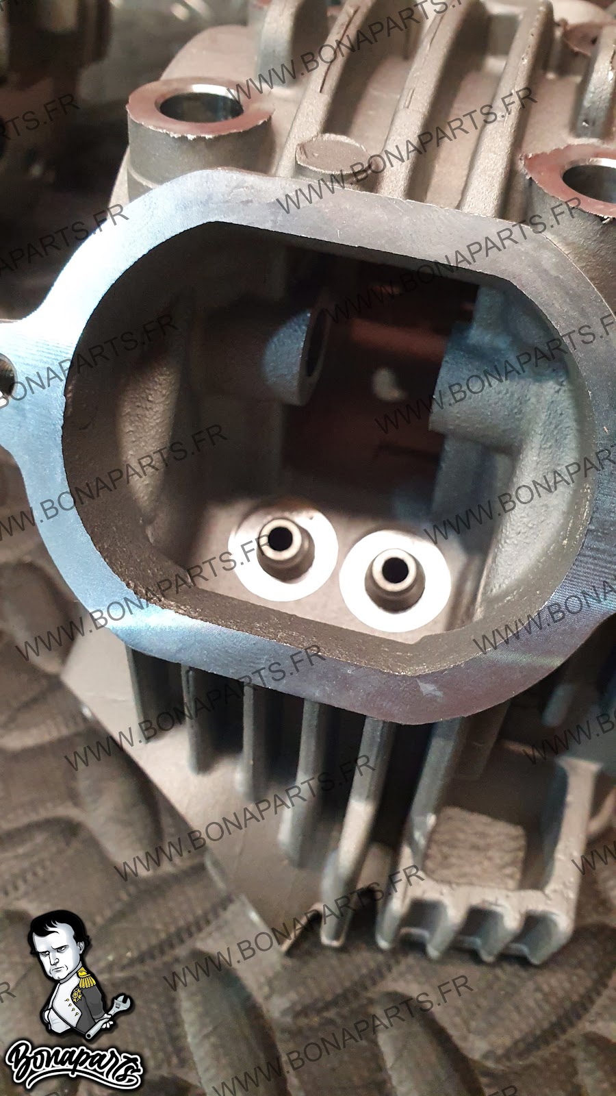 BONAPARTS CALVI Pièces détachées et accessoires motos scooters