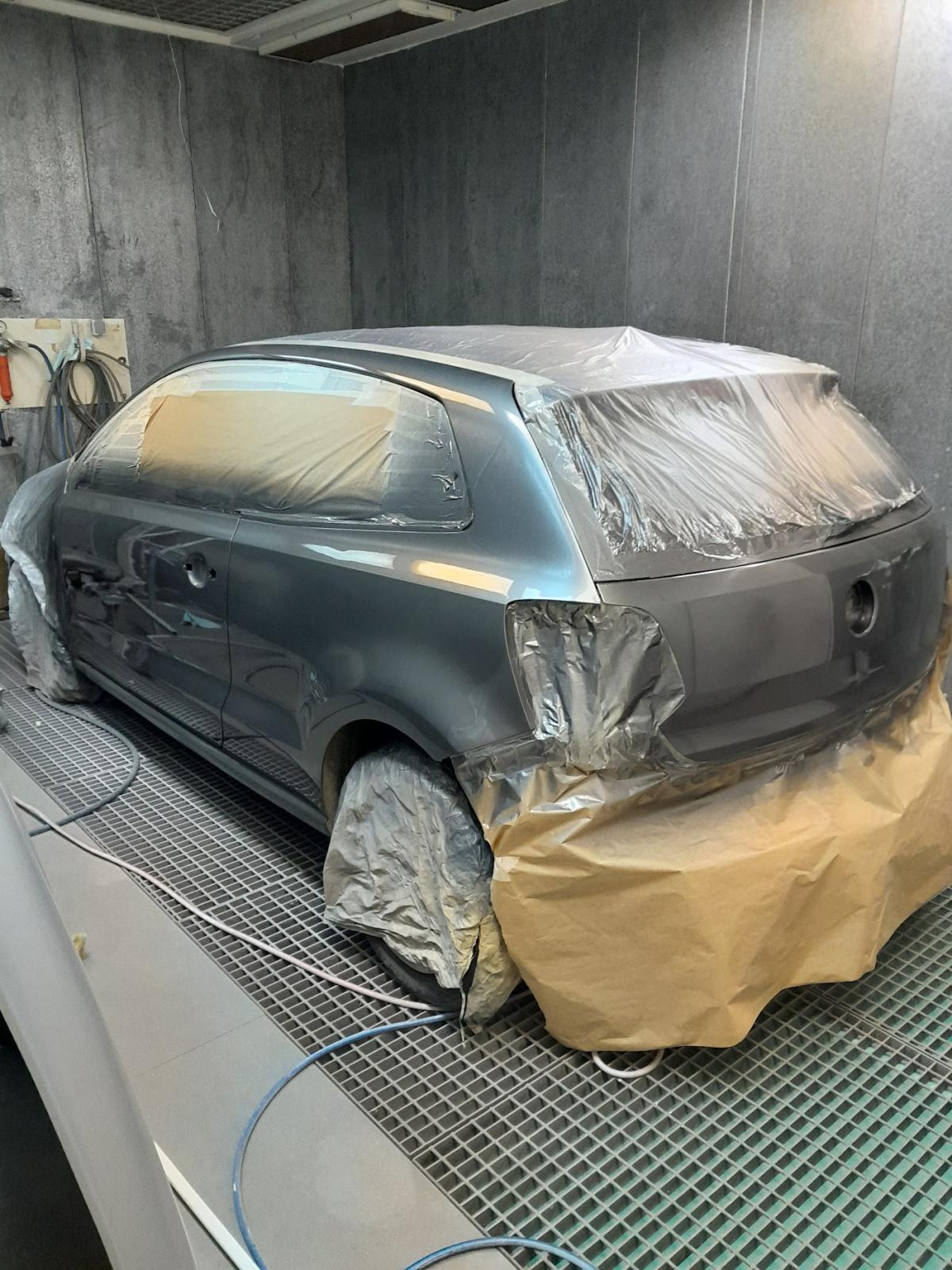 Restors vintage garage