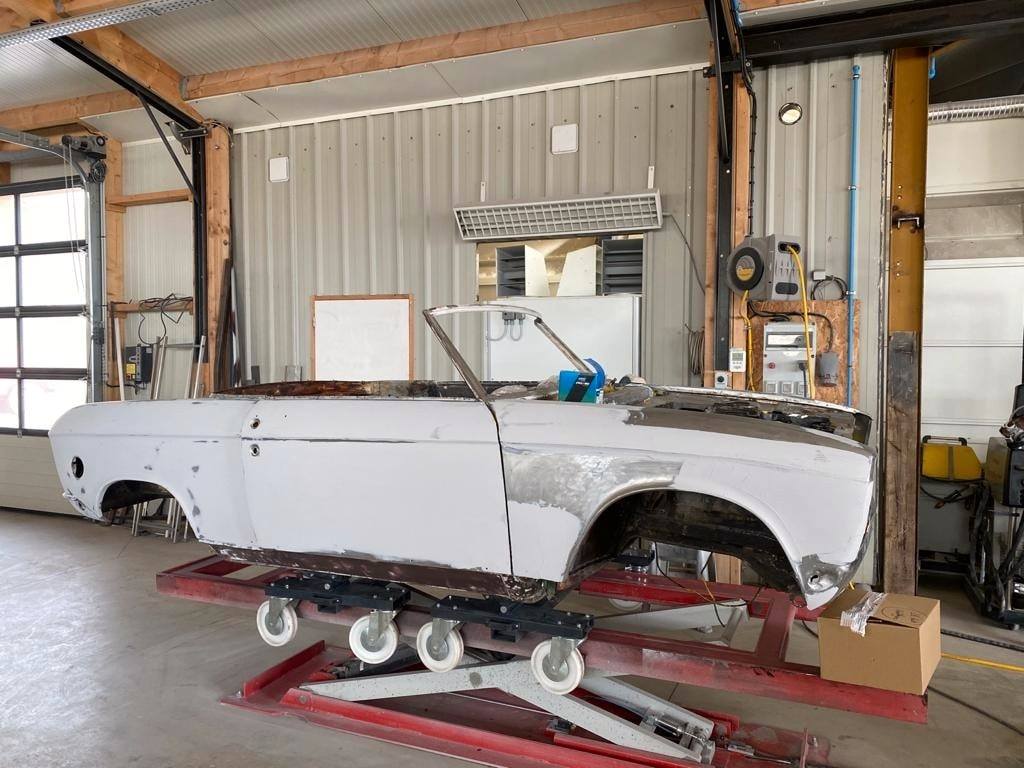 LB AUTOMOBILES