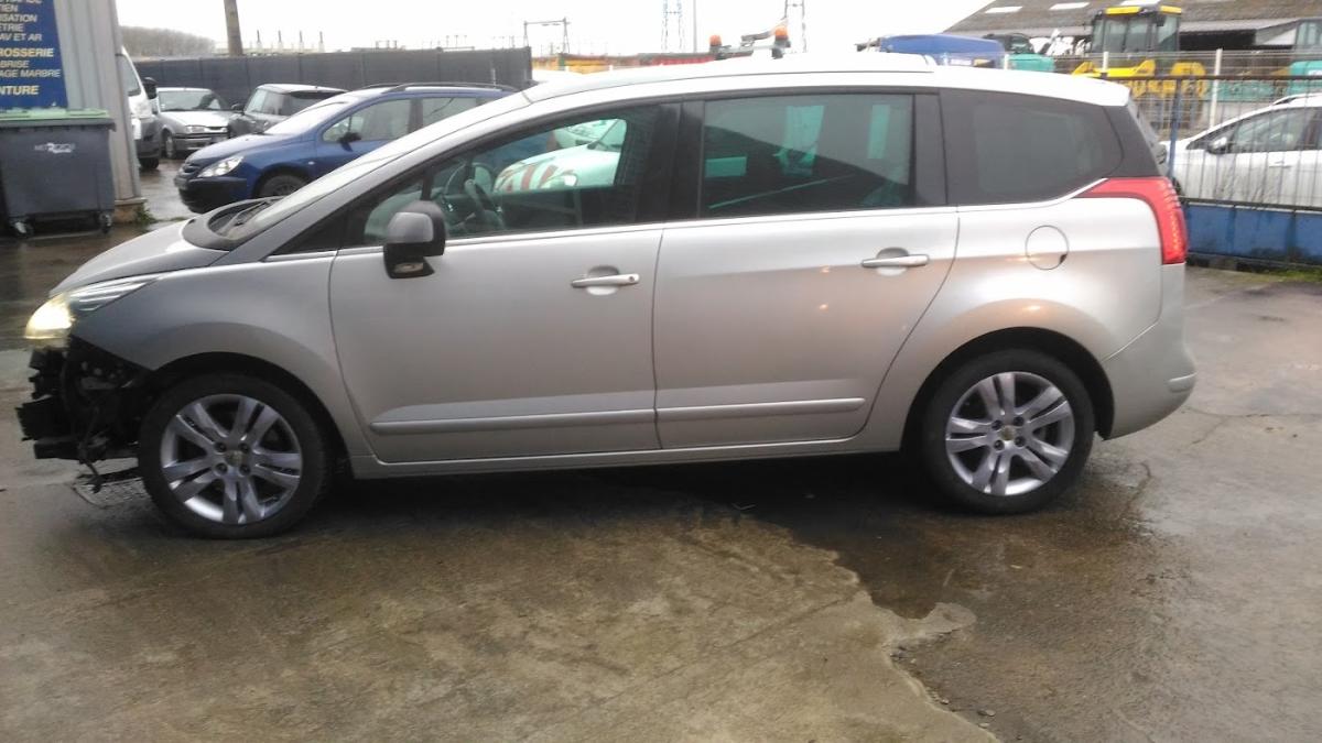 AXIAL - GARAGE LOUAZEL