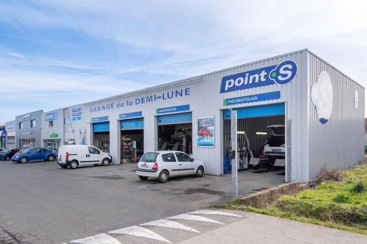 Point S Garage Demi-Lune