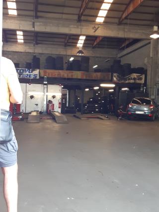 Garage Top-Pneu 0