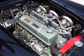 Garage Le Garage Anglais sur la Côte d'Azur 0