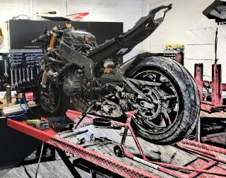 Garage FRED MOTO RACE:Préparation moto piste,entretien-réparation moto,préparation suspensions 0