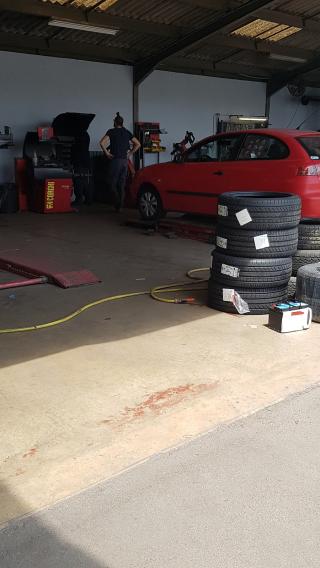 Garage BestDrive - Garage Castel Pneus 0
