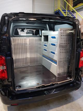 Garage A.I.V Aménagements Intérieurs de Véhicules 0