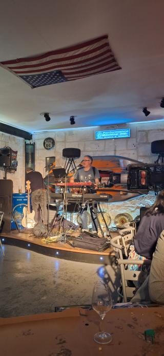 Garage Le Bouche A Oreille 0